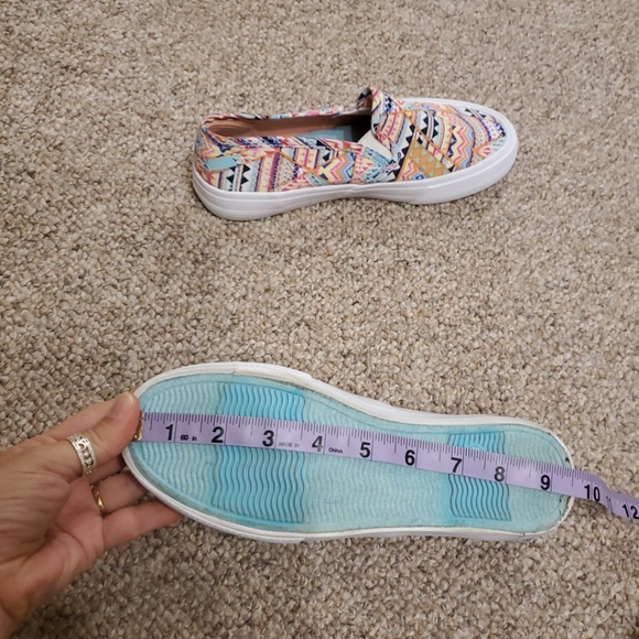 Mossimo Supply co womens slip On Shoes - Picture 8 of 9